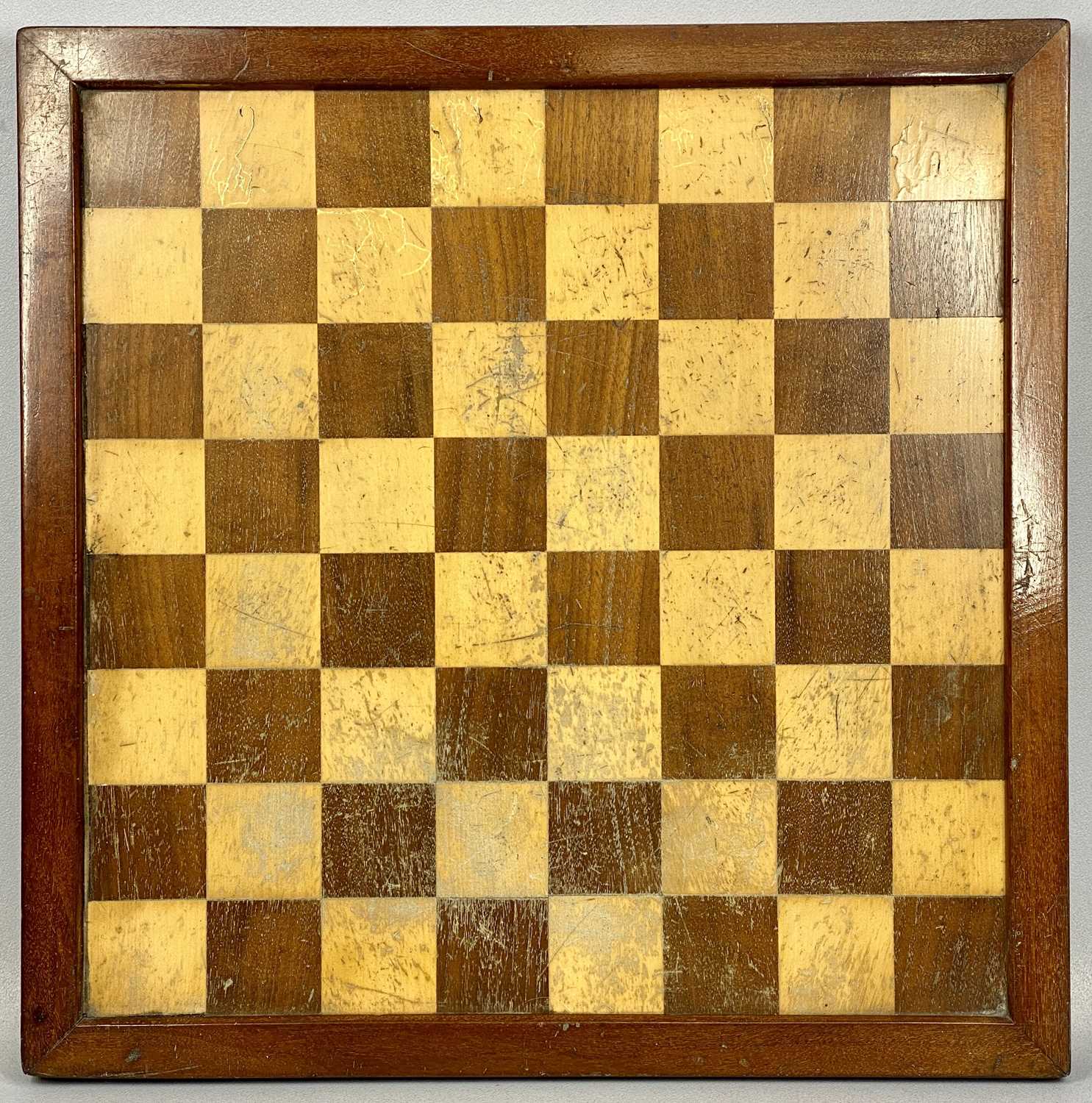 STAUNTON & OTHER CHESS PIECES with a vintage mahogany chess board, 112 weighted plus a further 30 - Image 7 of 8