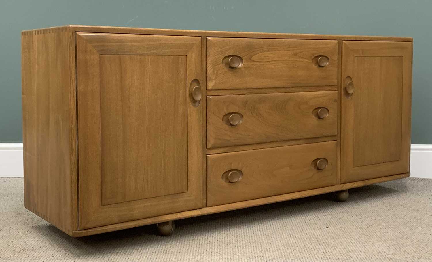 LIGHT ERCOL SIDEBOARD with three central drawers including a cutlery tray, two cupboard doors, on - Image 6 of 6