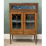 EDWARDIAN MAHOGANY BIJOUTERIE DISPLAY CABINET having a lift-up top, central opening doors and two