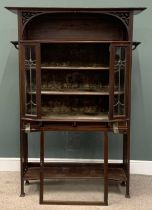 EDWARDIAN MAHOGANY CHINA CABINET with Arts & Crafts features and leaded glass panels, 183 (h) x