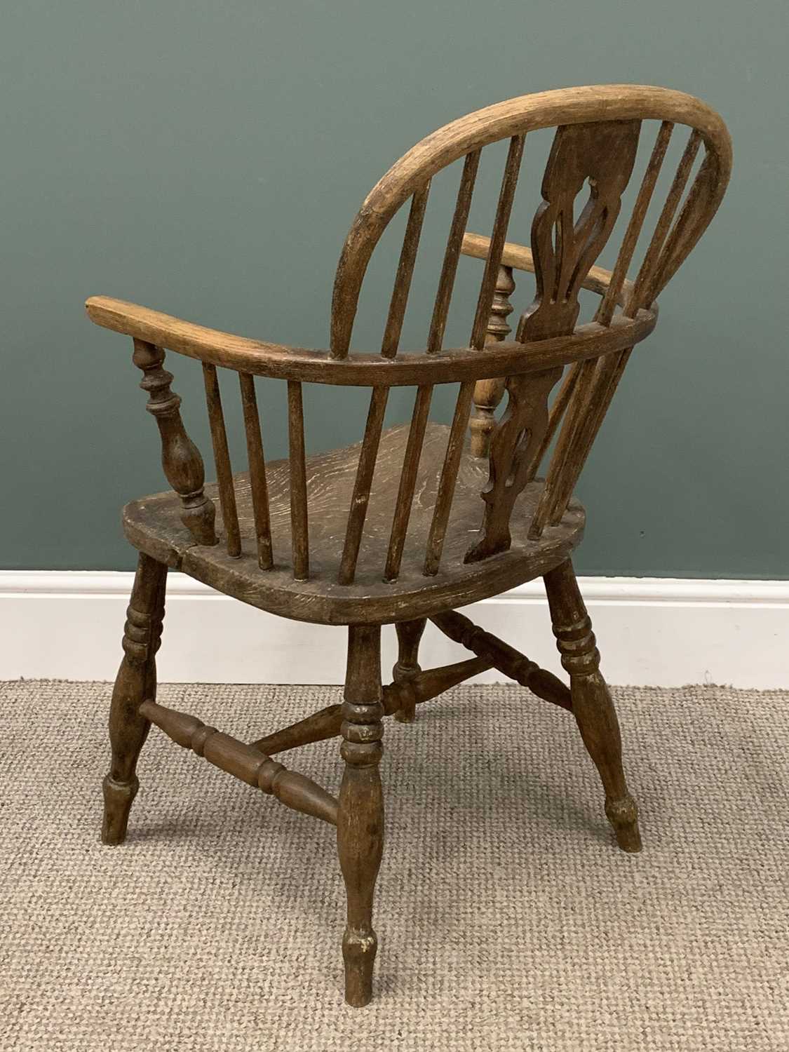 WINDSOR CHAIRS (6), a set of four, an oak comb-back and a hoop back with crinoline stretcher - Image 6 of 6