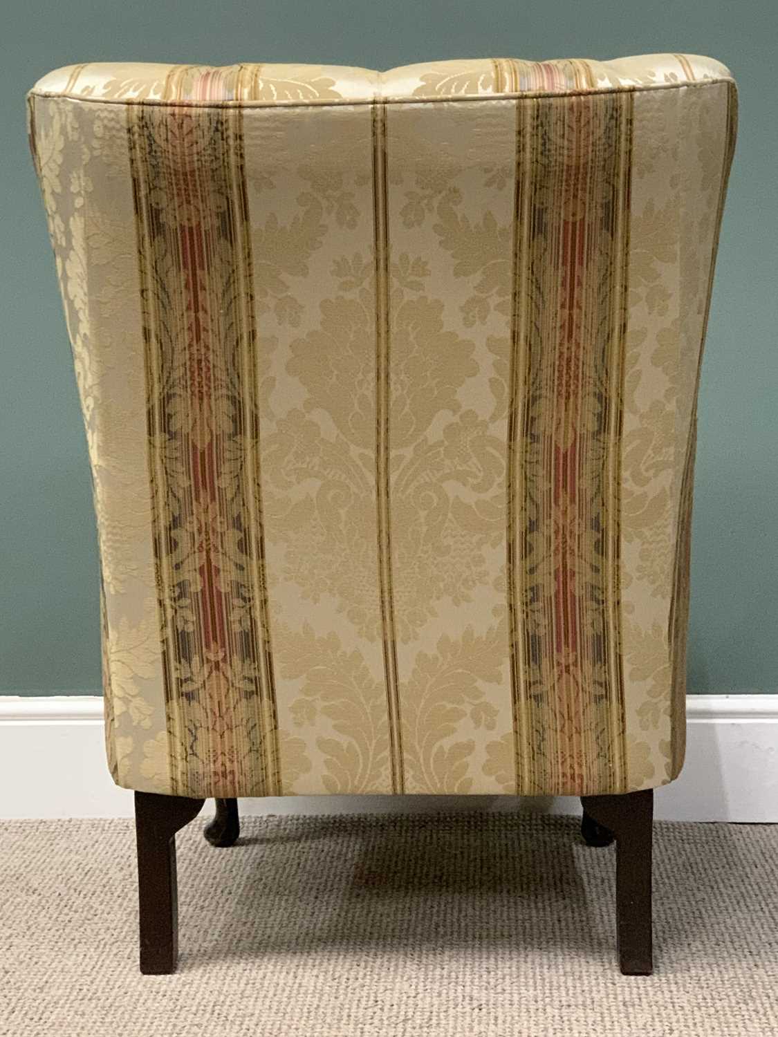 VINTAGE BUTTON BACK & UPHOLSTERED EASY CHAIR, 91 (h) x 66 (w) x 50 (d) cms Provenance: Private - Image 4 of 5