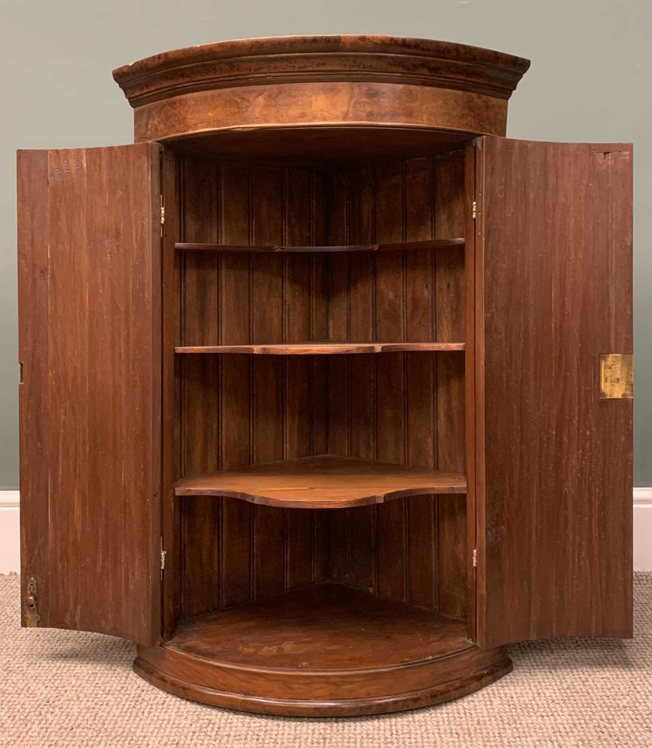 FURNITURE ASSORTMENT (5) to include an oak bow fronted wall hanging corner cupboard, an excellent - Image 5 of 5