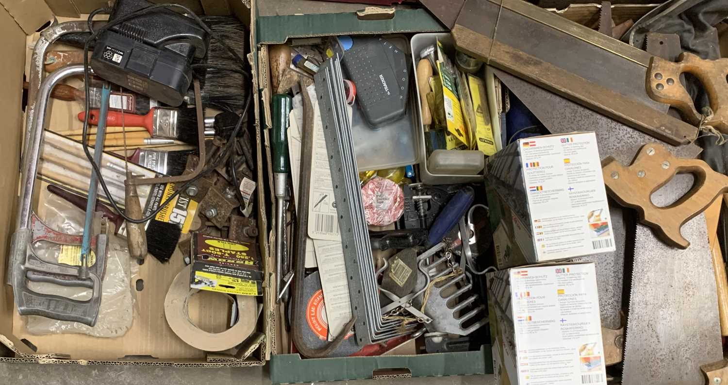 WORKSHOP & GARAGE TOOLS to include a good old timber toolbox, long handled garden tools, vintage - Image 4 of 14