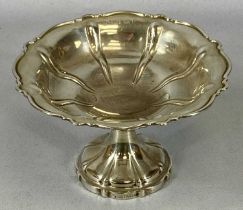 EDWARDIAN CIRCULAR SILVER COMPORT, moulded with shaped rim, the circular foot corresponding,