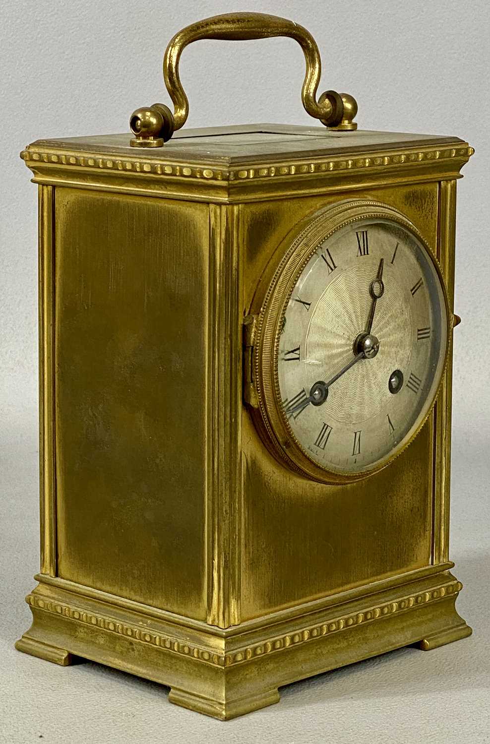 FRENCH GILT BRASS CASED CARRIAGE CLOCK, late 19th century, circular silvered dial with black Roman - Image 2 of 4