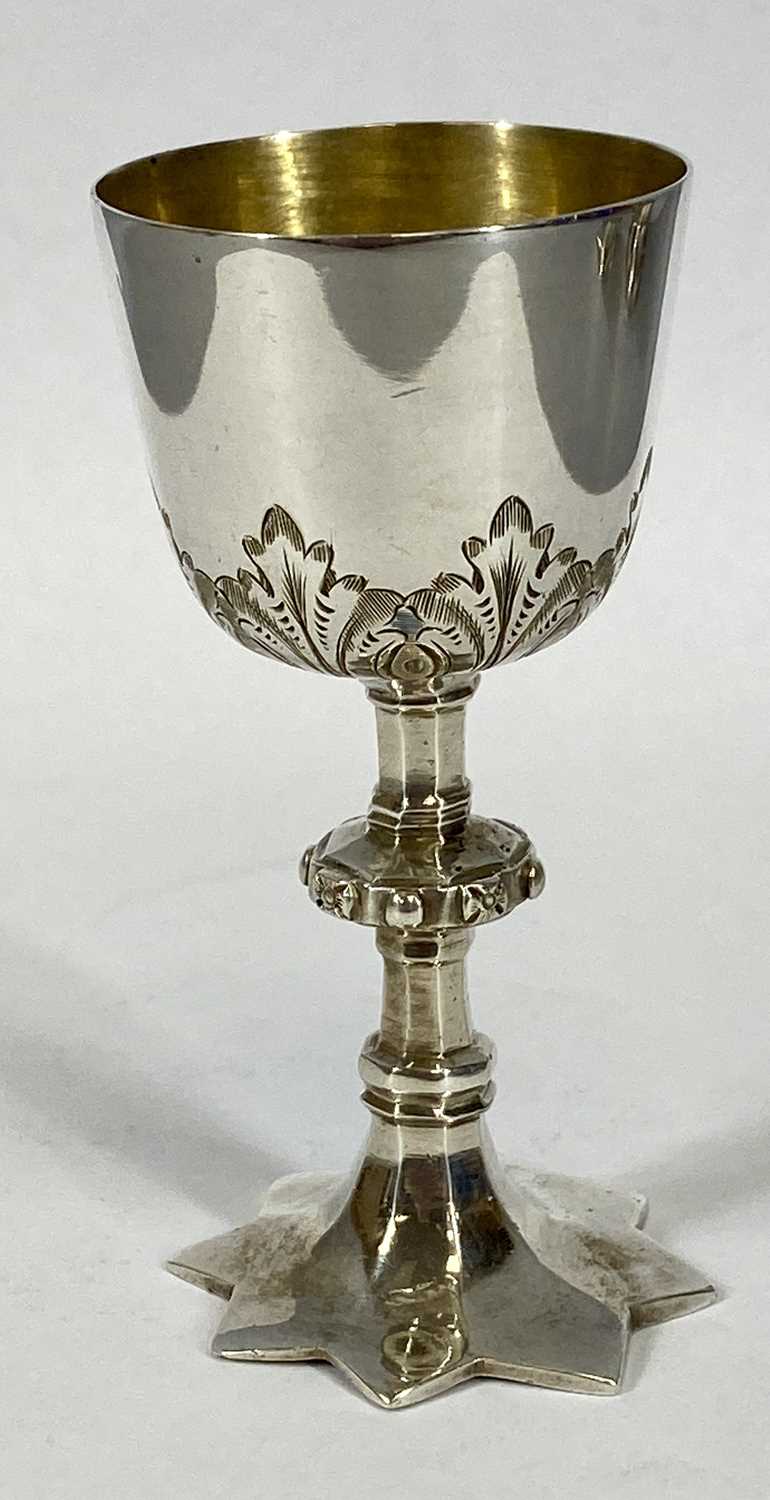 FIVE SMALL SILVER ITEMS comprising Victorian "Aladdin's Lamp" with flame finial, London 1896, - Image 7 of 12