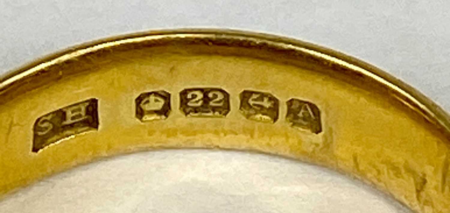22CT GOLD WEDDING BAND size R (cut), 8.3gms Provenance: private collection Gwynedd - Image 2 of 2