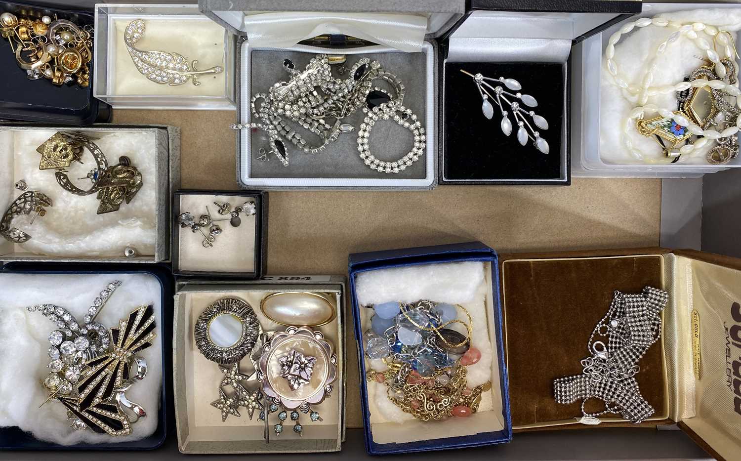 LARGE QUANTITY OF COSTUME JEWELLERY including gent's Seiko, 5 gold plated wristwatch, ETC - Image 4 of 9