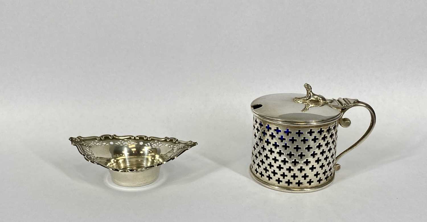 MIXED GROUP OF SILVER MOUNTED GLASS ITEMS, including a two handled urn, 12.5cms (h), scent atomiser, - Image 4 of 4