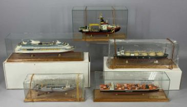 CLASSIC SHIP COLLECTION MODELS (5), CSC 4013 FH V Newerk, CSC 077 FHV Voyager of the Seas, CSC 053