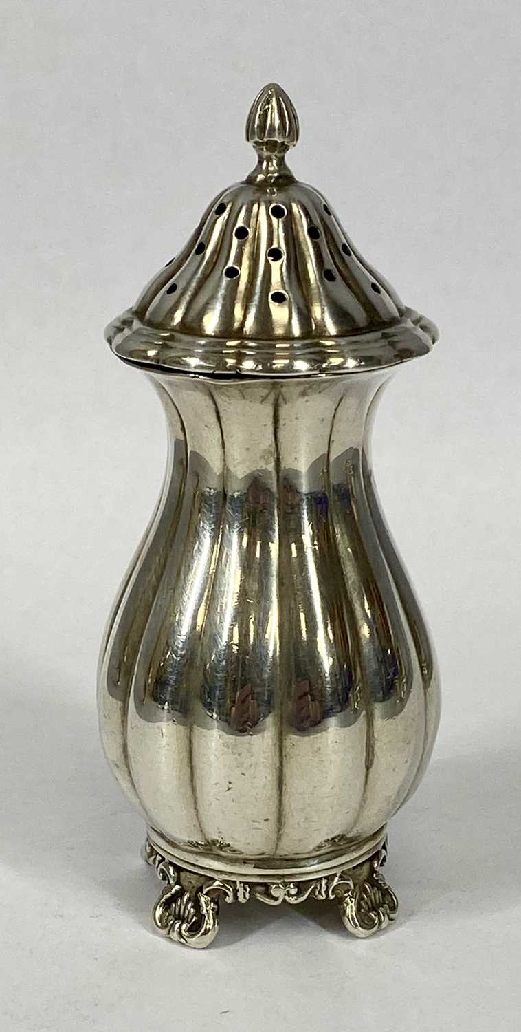 FIVE SMALL SILVER ITEMS comprising Victorian "Aladdin's Lamp" with flame finial, London 1896, - Image 3 of 12