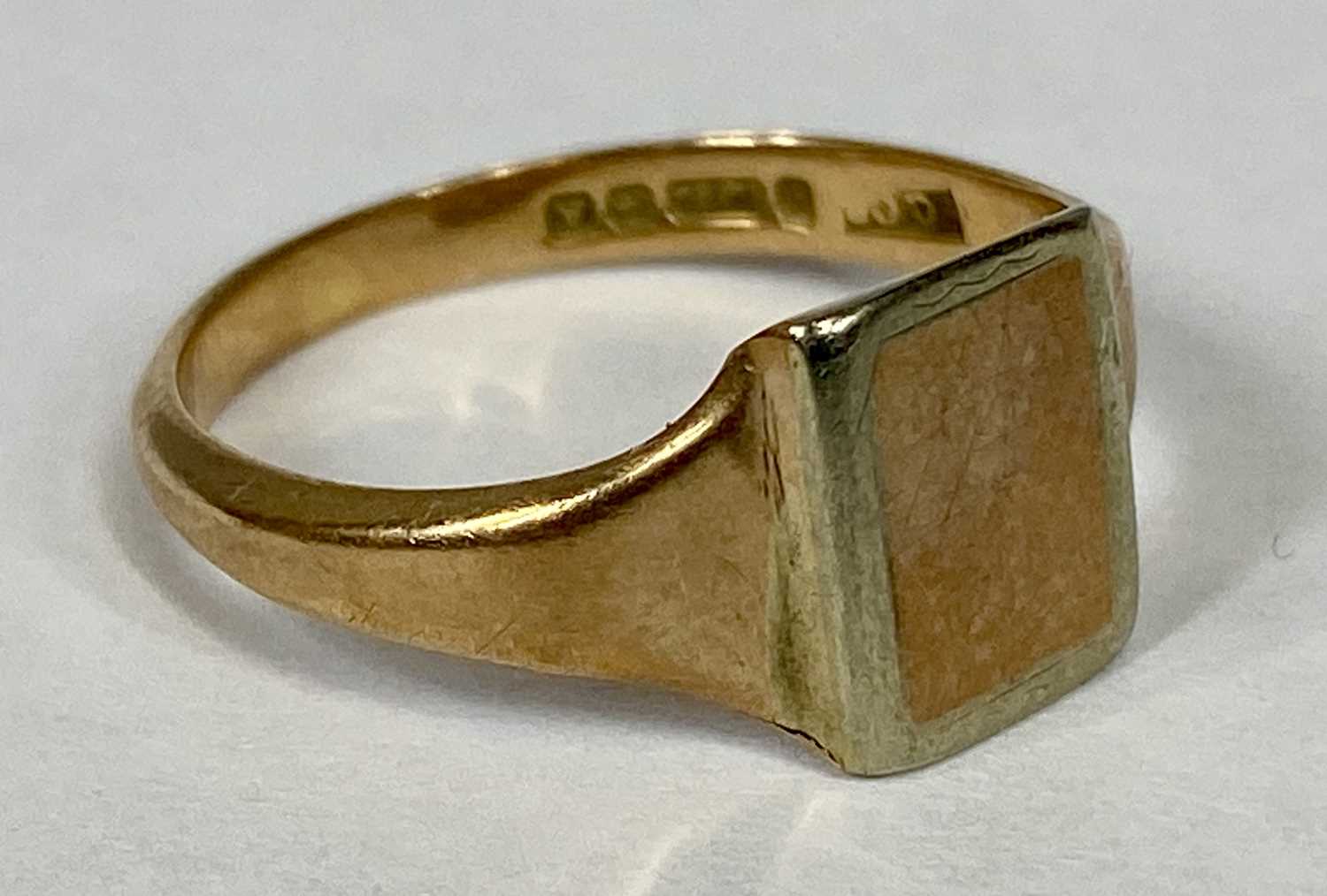 TWO GOLD SIGNET RINGS 22ct, size Q, 2.2gms, 9ct, size O, 2.8gms Provenance: private collection - Image 2 of 4