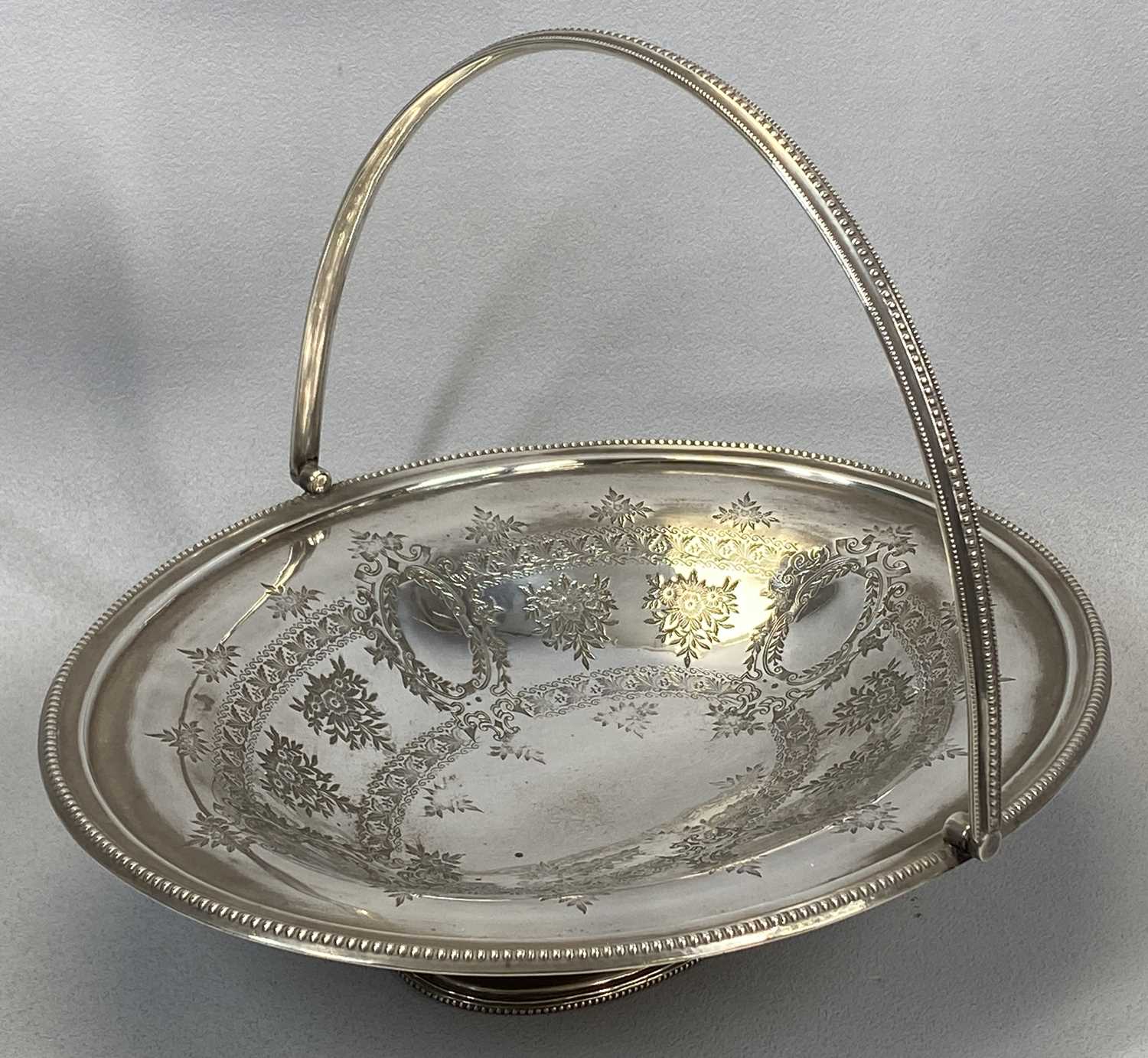 MIXED GROUP OF PLATED ITEMS including oval cake basket with bead rim, engraved centre and swing - Image 4 of 5