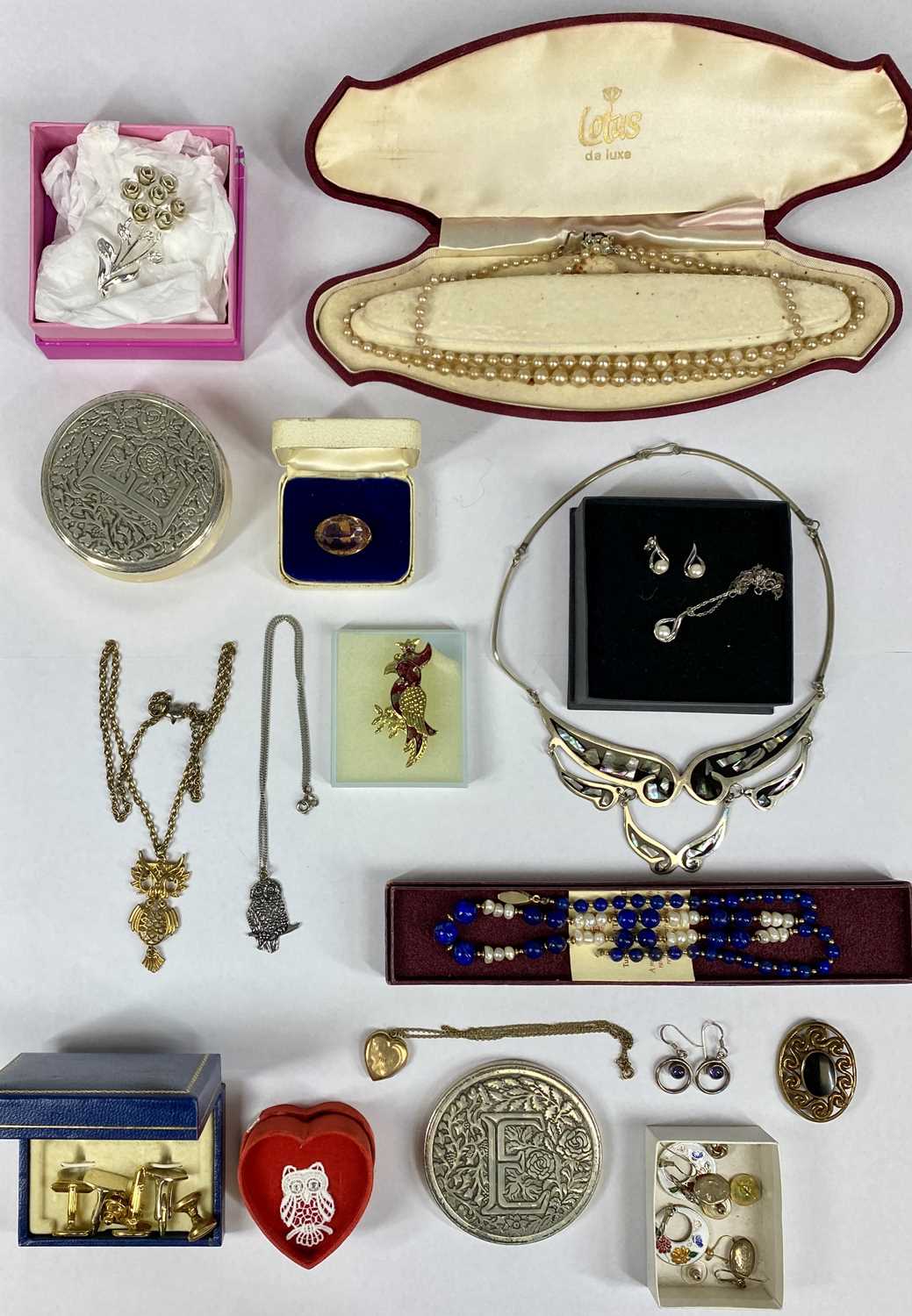 VICTORIAN & LATER JEWELLERY including costume jewellery, necklaces, bracelets, brooches, rings and - Image 2 of 6