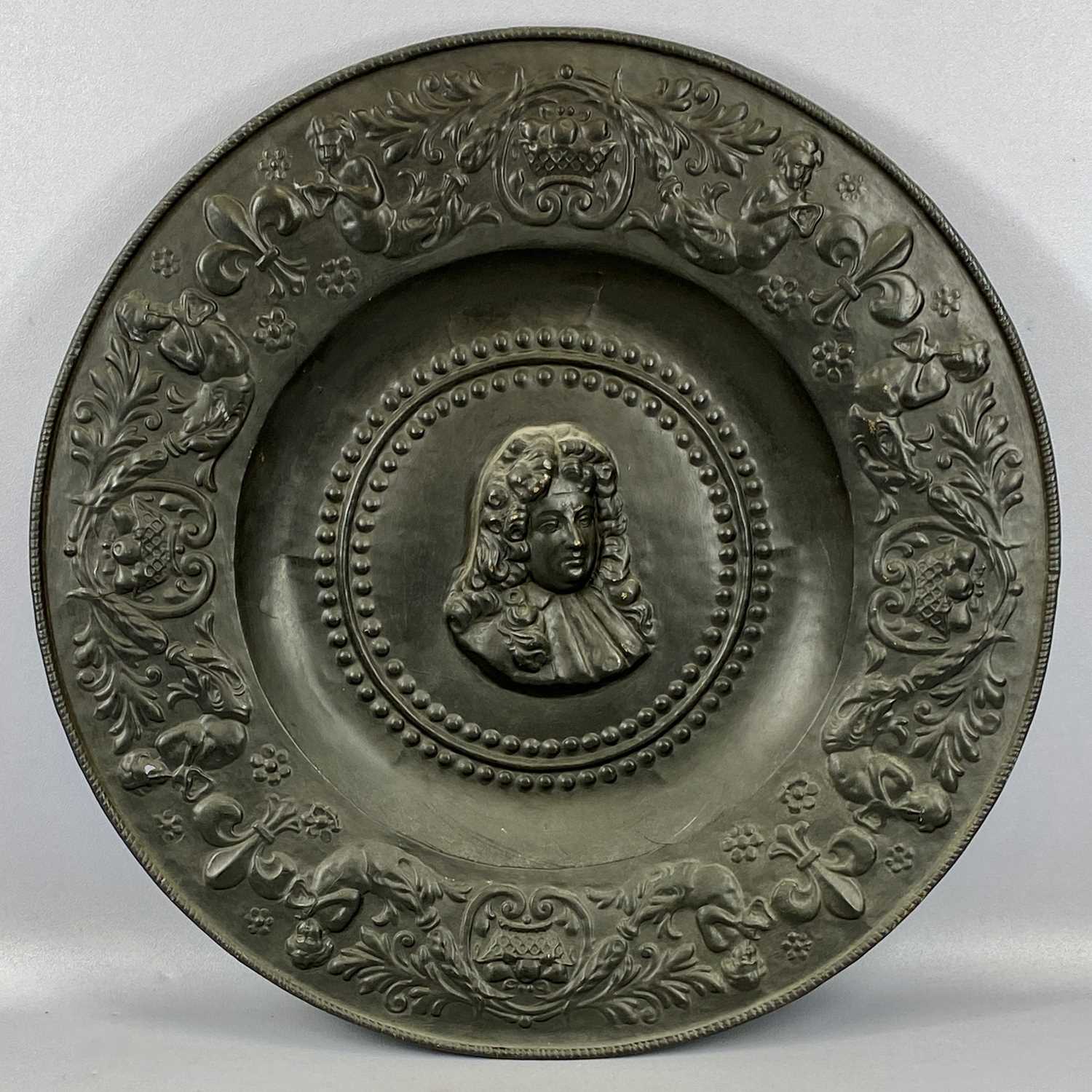 HEAVY CIRCULAR CAST METAL WALL PLAQUES A PAIR, French Renaissance style with portrait of a man to - Image 2 of 4