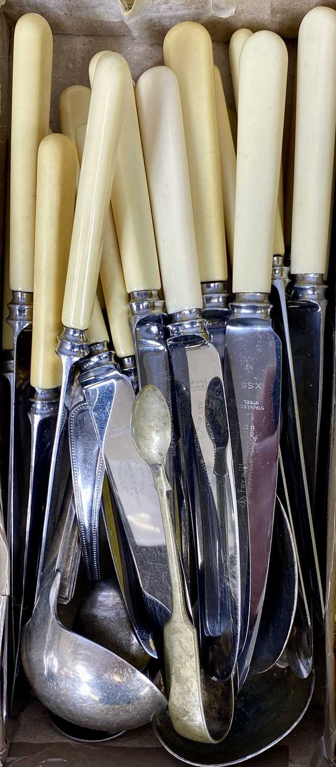 LARGE QUANTITY OF PLATED CUTLERY, including King's pattern canteen, including large ladle and spoon, - Image 3 of 7