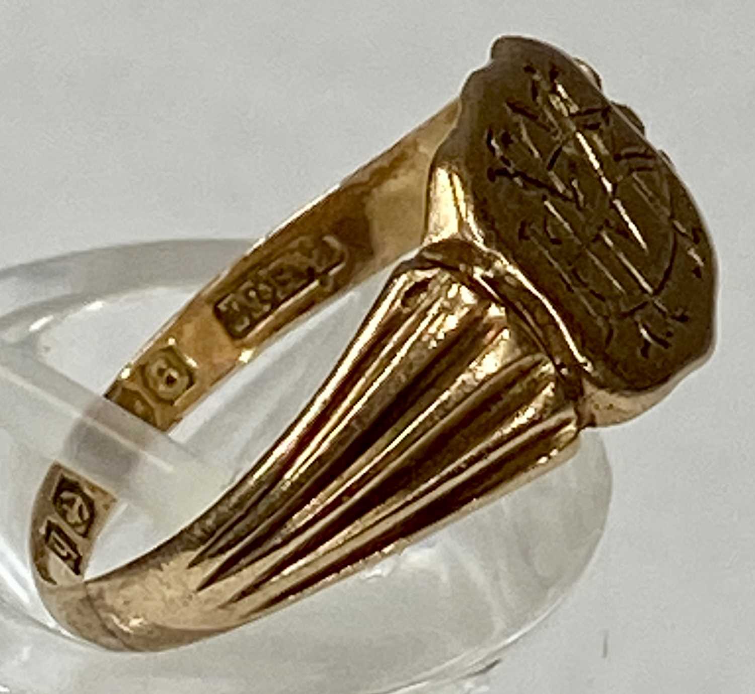 THREE 9CT GOLD SIGNET RINGS, sizes O, N and H, 5gms (gross) Provenance: private collection Ynys Mon - Image 6 of 10