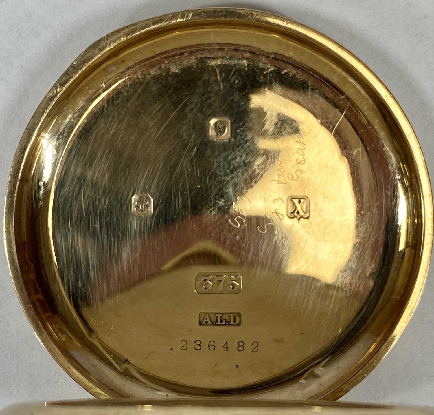 9CT GOLD CASED POCKET WATCH, top wind, white enamel dial with black Roman numerals and subsidiary - Image 5 of 6