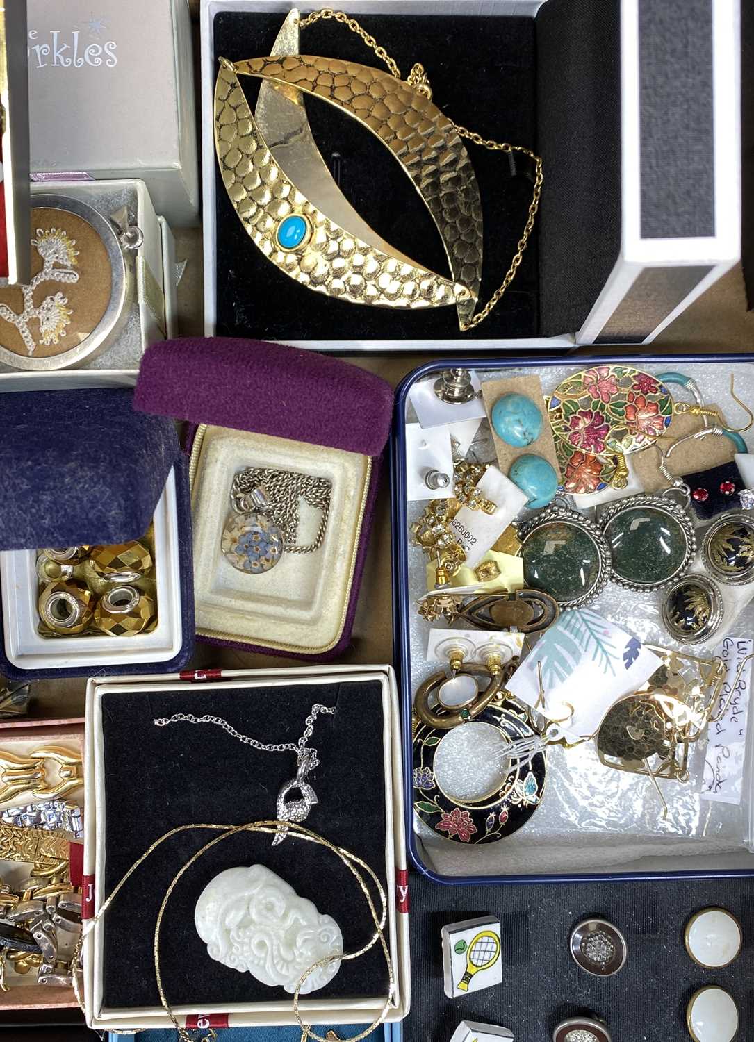 MIXED GROUP OF COSTUME & SILVER JEWELLERY including a large quantity of cufflinks Provenance: - Image 4 of 5