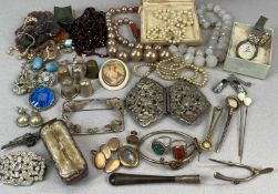 INTERESTING GROUP OF JEWELLERY & COLLECTABLES, including a 15ct gold fox mask stick pin with ruby