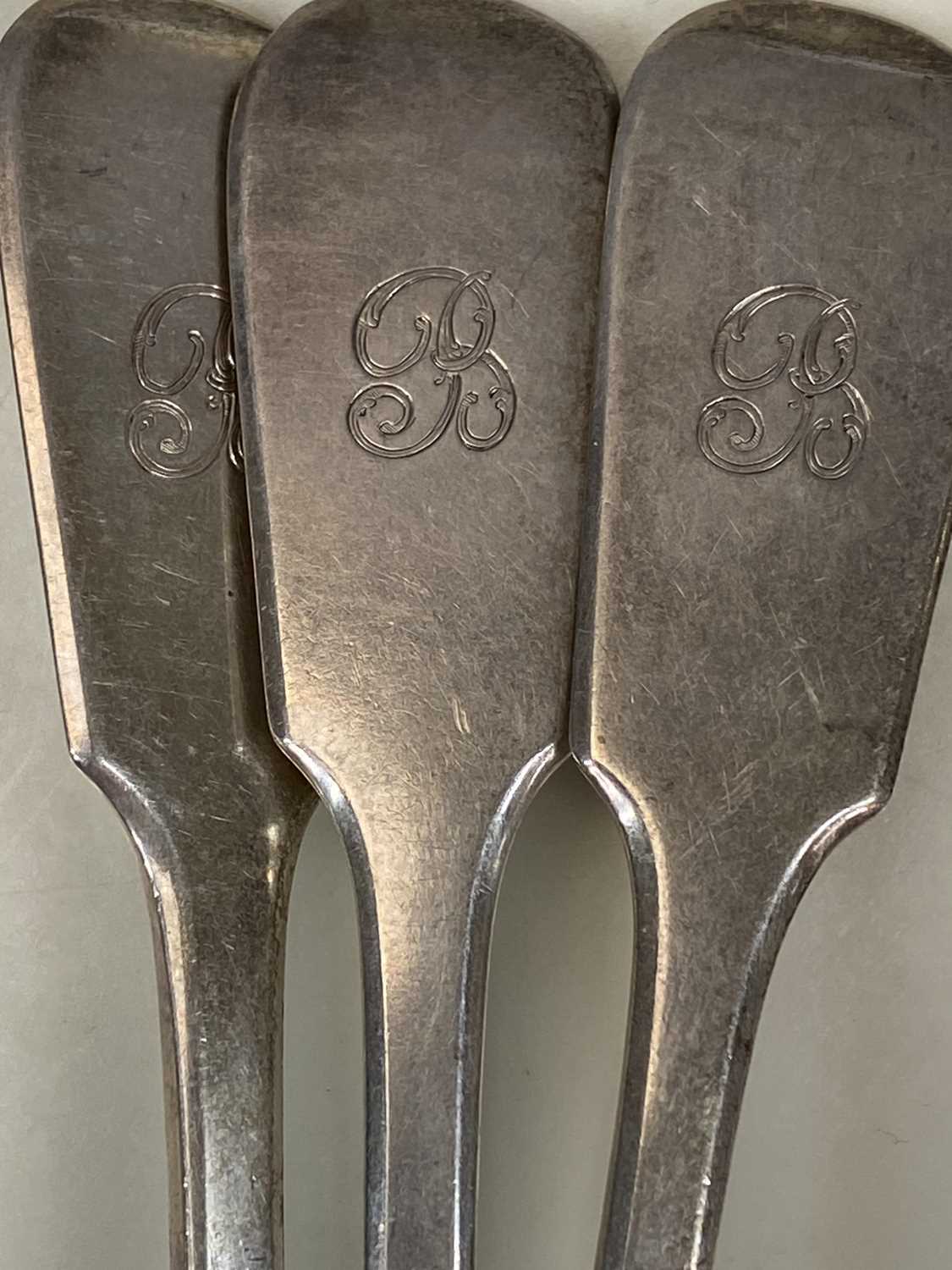 VICTORIAN SILVER FIDDLE PATTERN CUTLERY CANTEEN comprising nine dinner forks, seven side forks and - Image 2 of 2