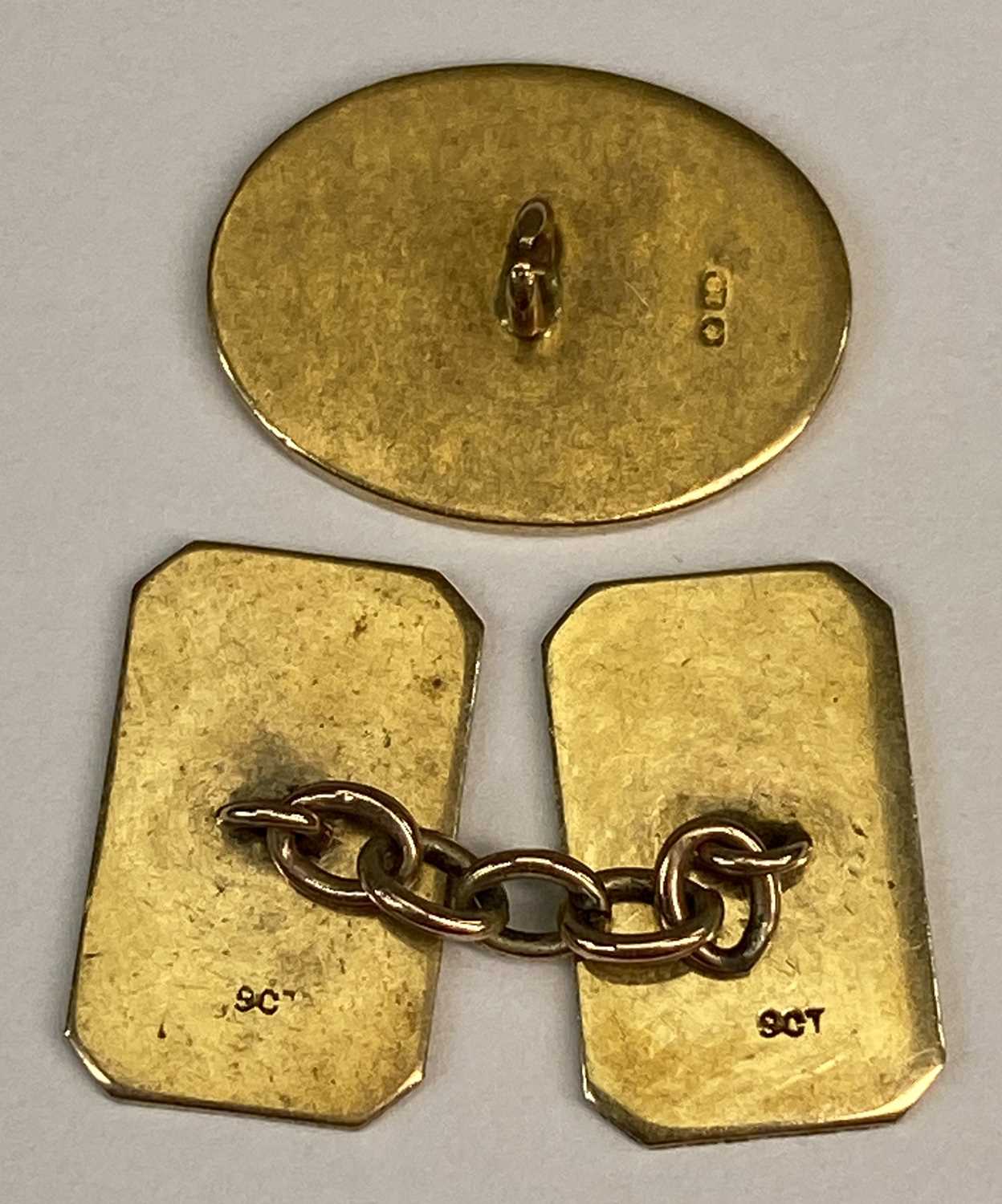 GOLD/YELLOW METAL GROUP comprising three large yellow metal signet rings, single cufflink, ETC - Image 2 of 3