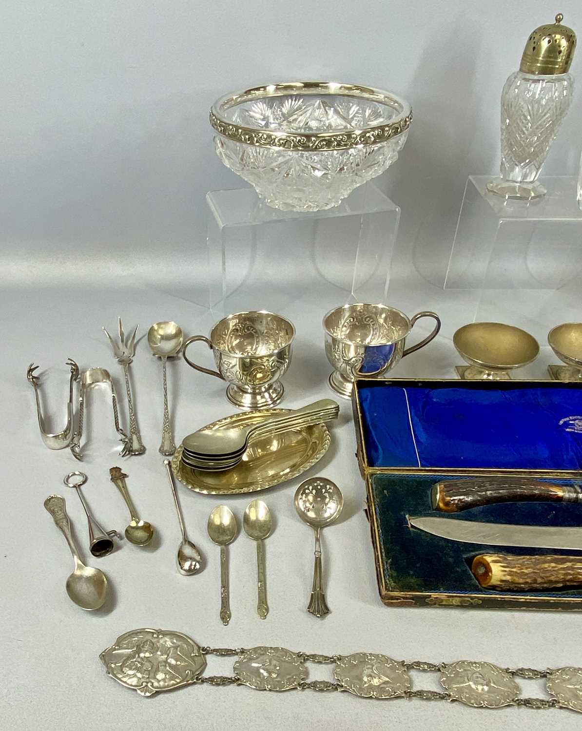 MIXED GROUP OF WHITE METAL/SILVER PLATED & OTHER ITEMS, including oval open salts a pair, cut - Image 3 of 4