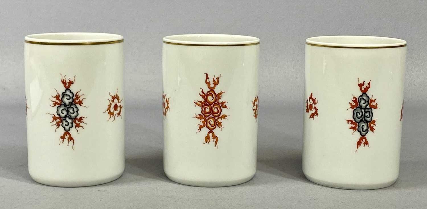 THREE MEISSEN 'LUCKY DRAGON' BRUSH POTS, gilded bands to rim, blue cross swords mark numbered - Image 3 of 3