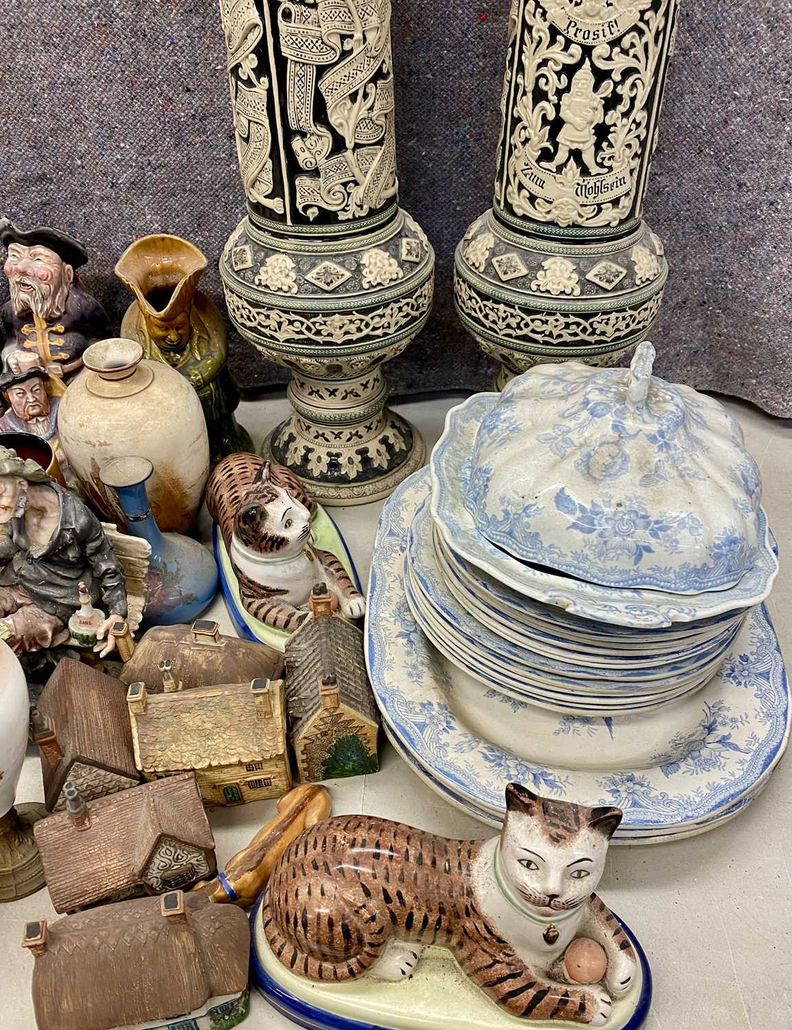 LARGE GROUP OF BRITISH & EUROPEAN CERAMICS, 19th century and later, including a large pair of German - Image 3 of 4