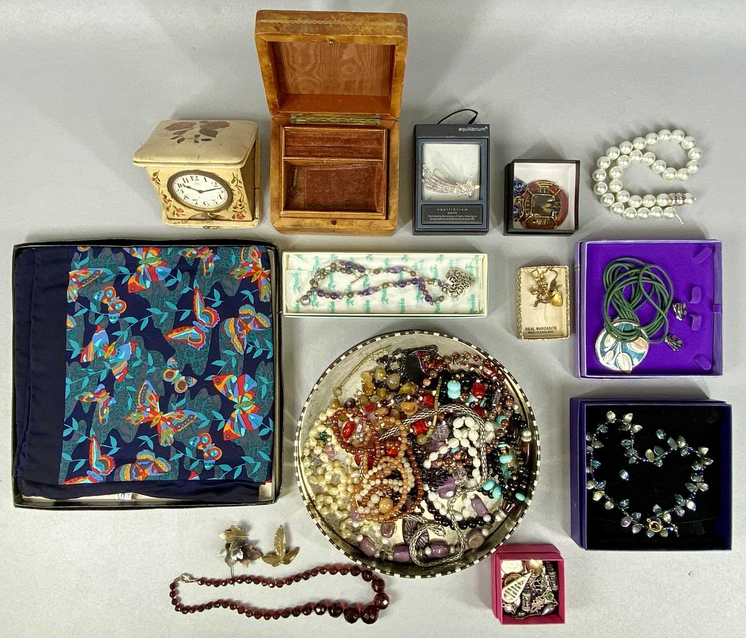 VICTORIAN & LATER JEWELLERY including costume jewellery, necklaces, bracelets, brooches, rings and - Image 3 of 6
