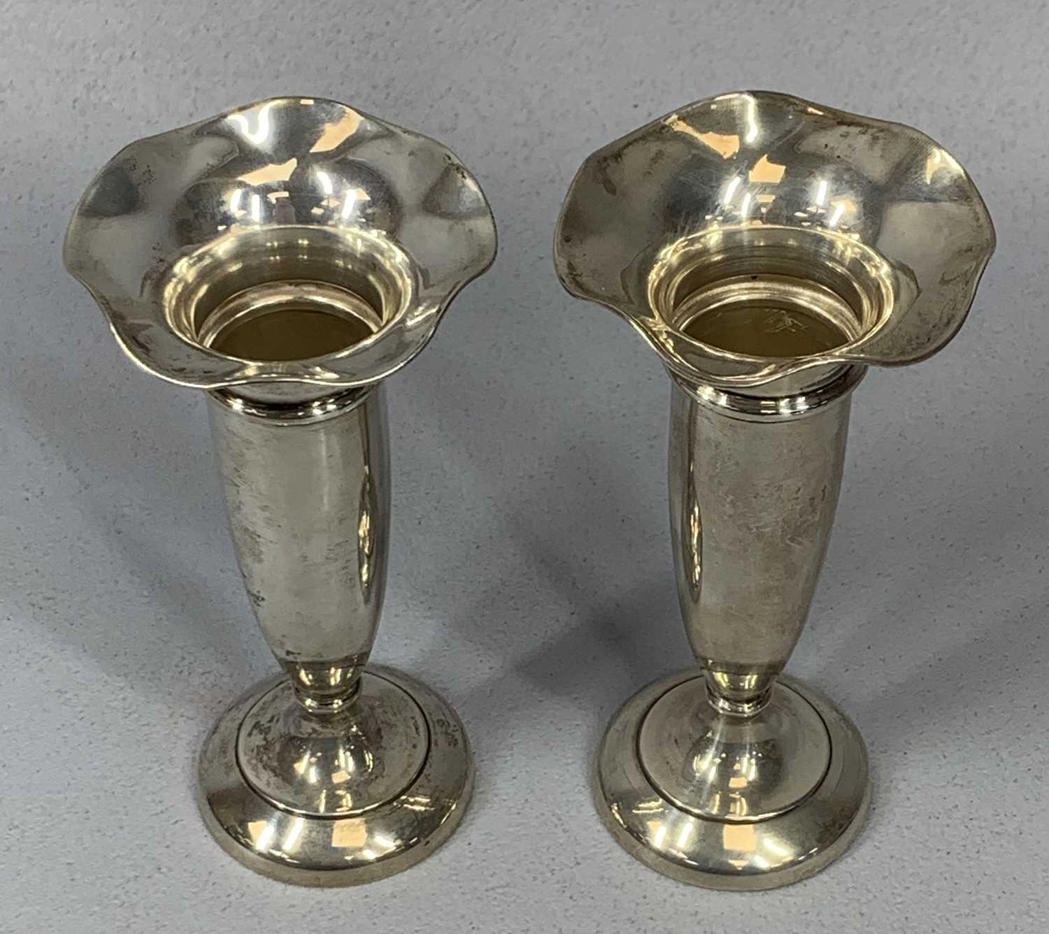 GROUP OF SMALL SILVER ITEMS, George V silver trumpet form vases a pair, with wavy rims, Birmingham - Image 2 of 5