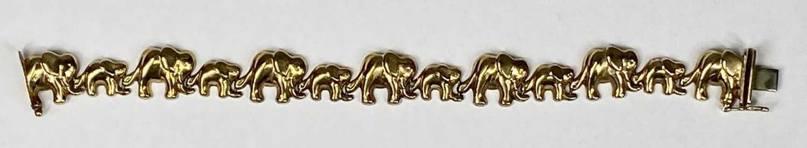 INDIAN GOLD ELEPHANT TRAIN BRACELET, 18cms (l) 13.9gms Provenance:on behalf of St David's Hospice,