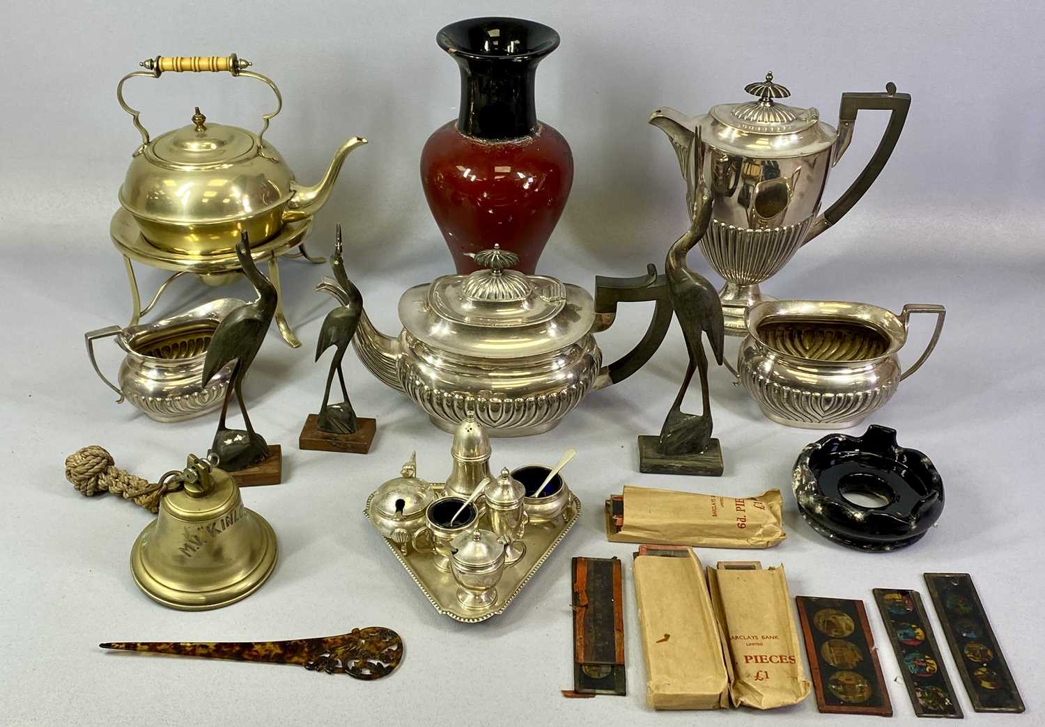 MIXED GROUP OF SILVER PLATE & OTHER ITEMS including four piece EPNS tea service of oval form with - Bild 2 aus 3
