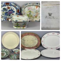 GROUP OF MIXED CERAMICS, 18th century and later, including Chinese Famille Verte circular dish