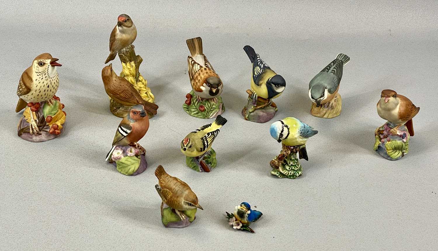 MIXED GROUP OF CHINA BIRD FIGURES including Beswick barn owl model 1046, 20cms (h), Royal - Image 3 of 3