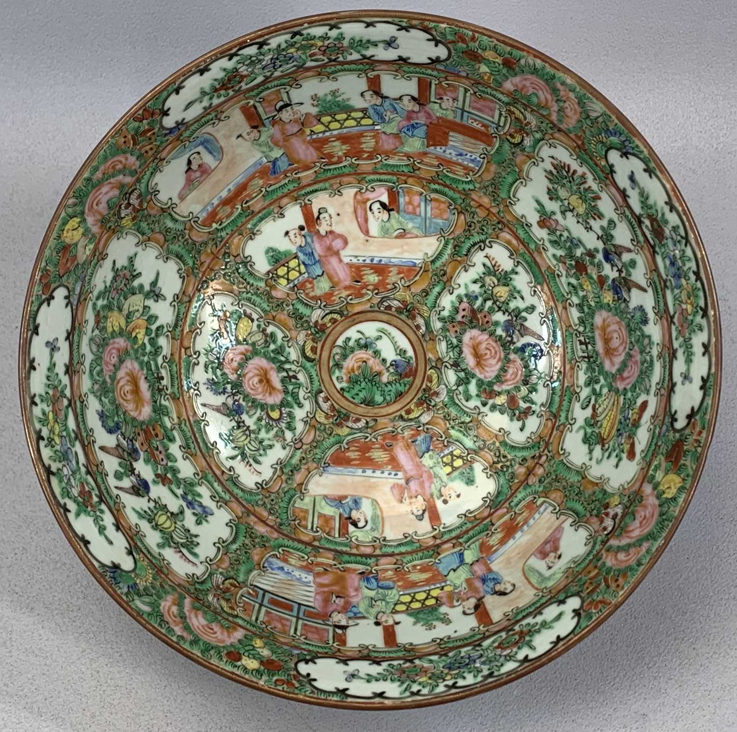 MIXED CERAMICS/GLASSWARE including Chinese Famille rose bowl, profusely decorated with figures and - Bild 4 aus 8