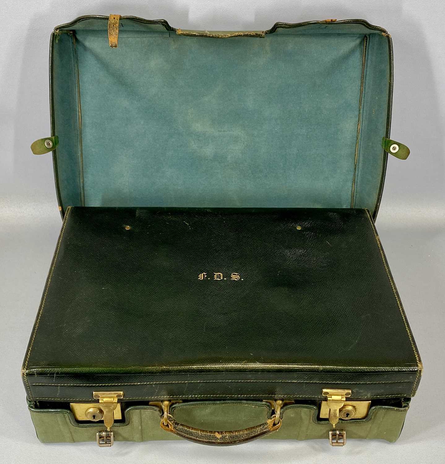 FINNIGAN'S LIMITED LADIES GREEN LEATHER TRAVELLING CASE, initialled with canvas cover, monogrammed - Image 3 of 4