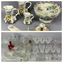 GROUP OF MIXED CERAMICS & GLASSWARE including a Copeland circular scalloped fruit bowl, decorated