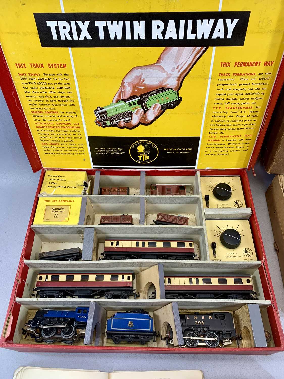 TRIX TWIN RAILWAY VINTAGE ELECTRIC TRAIN SET, all boxed, including two locomotives, carriages, - Image 2 of 4