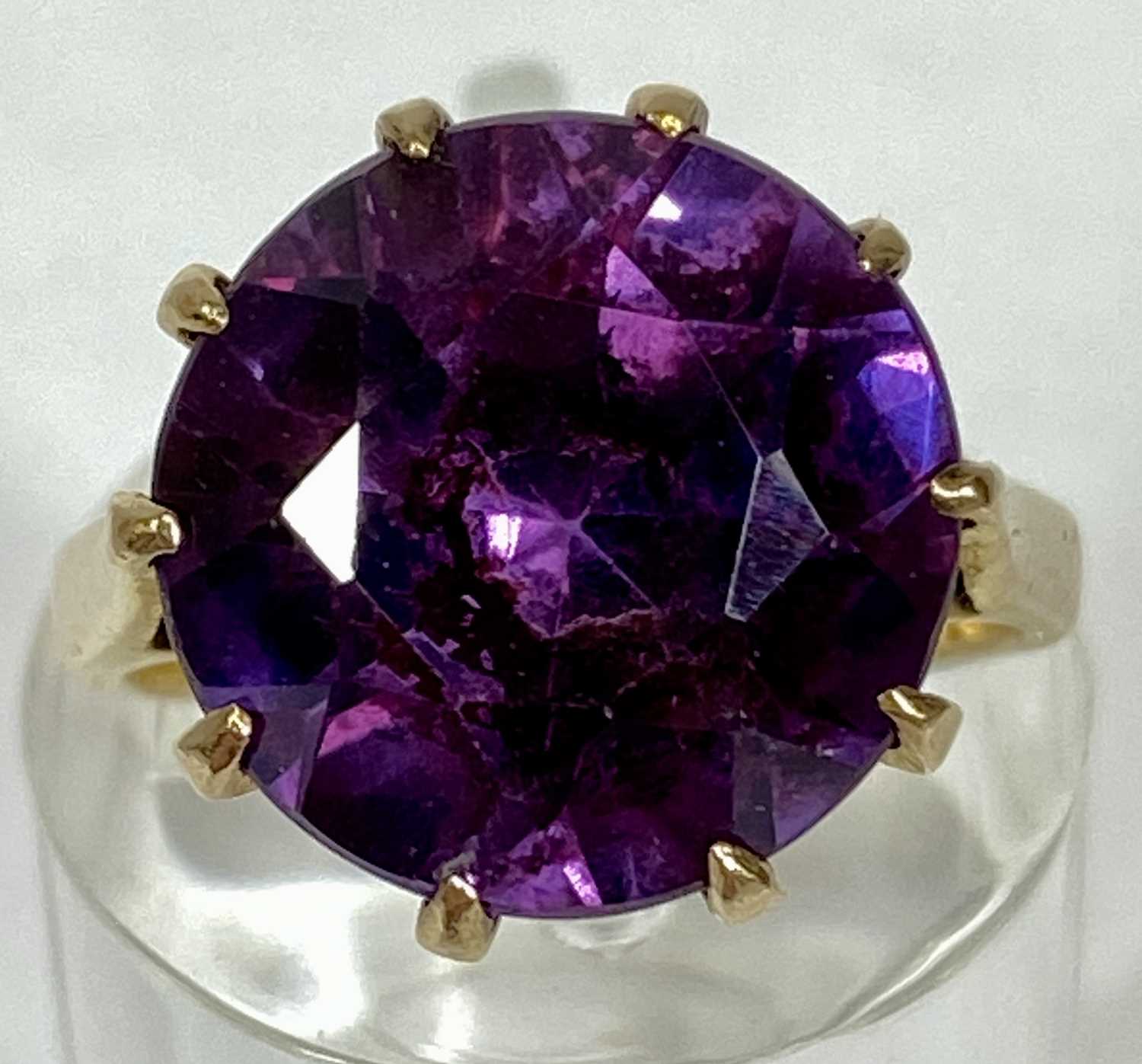UNMARKED GOLD RING SET WITH LARGE CIRCULAR AMETHYST, size I, 4.4gms Provenance:on behalf of St - Image 4 of 4