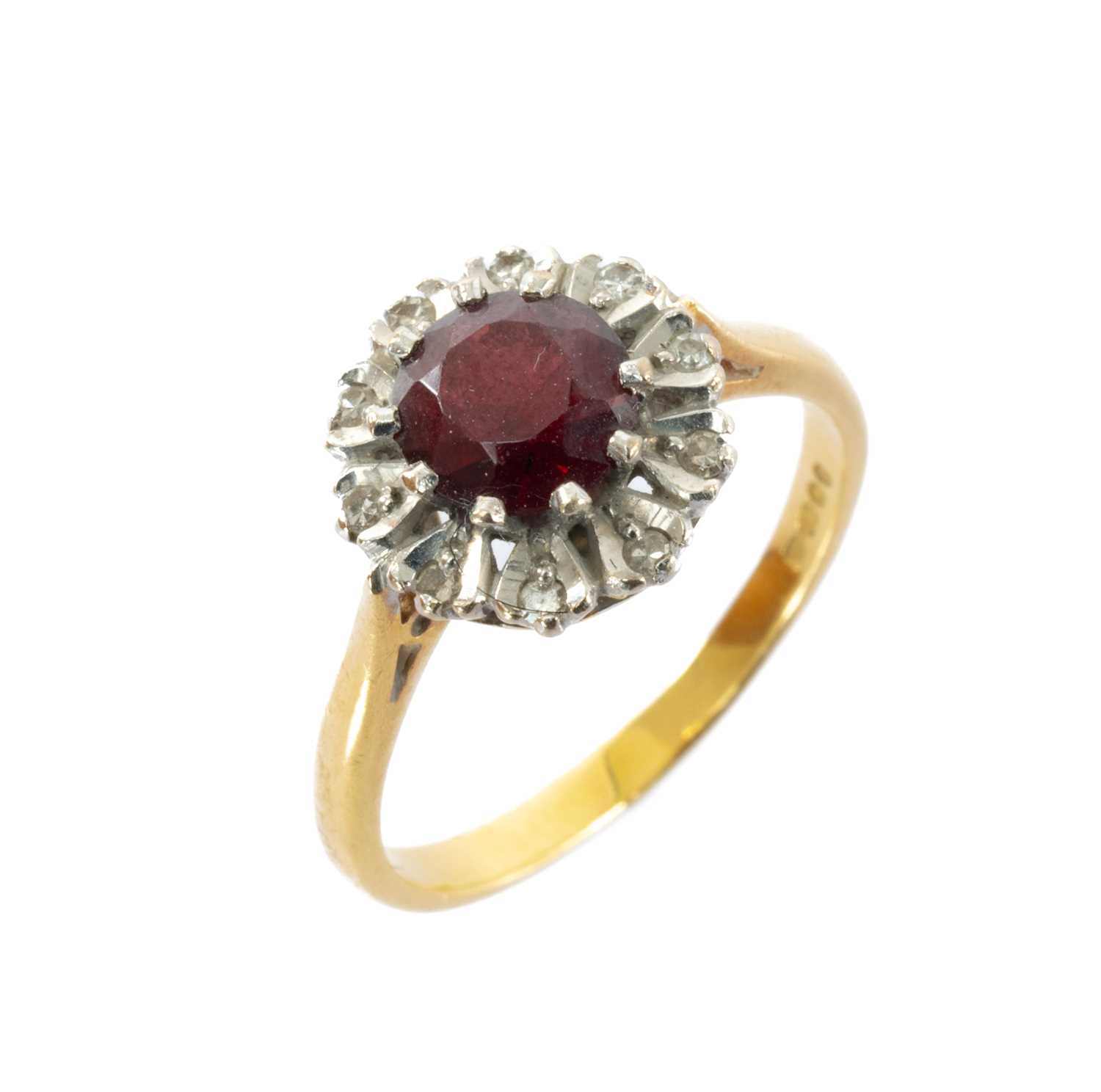 18CT GOLD GARNET & DIAMOND CHIP CLUSTER RING, ring size P, 4.2gms, in Ernest Jones ring box