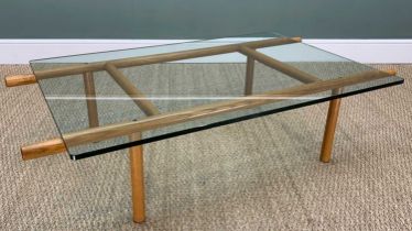 VICO MAGISTRETTI FOR CASSINA: '124 VERANDA' LIVING ROOM TABLE, designed 1983, tempered glass top,