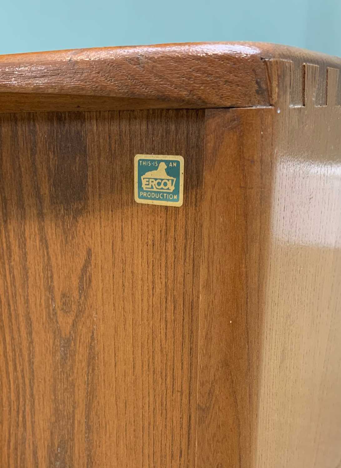 MID-CENTURY ERCOL 485 CHEVAL MIRROR WITH DRAWER, blue label, solid elm and beech, natural wax - Image 3 of 3