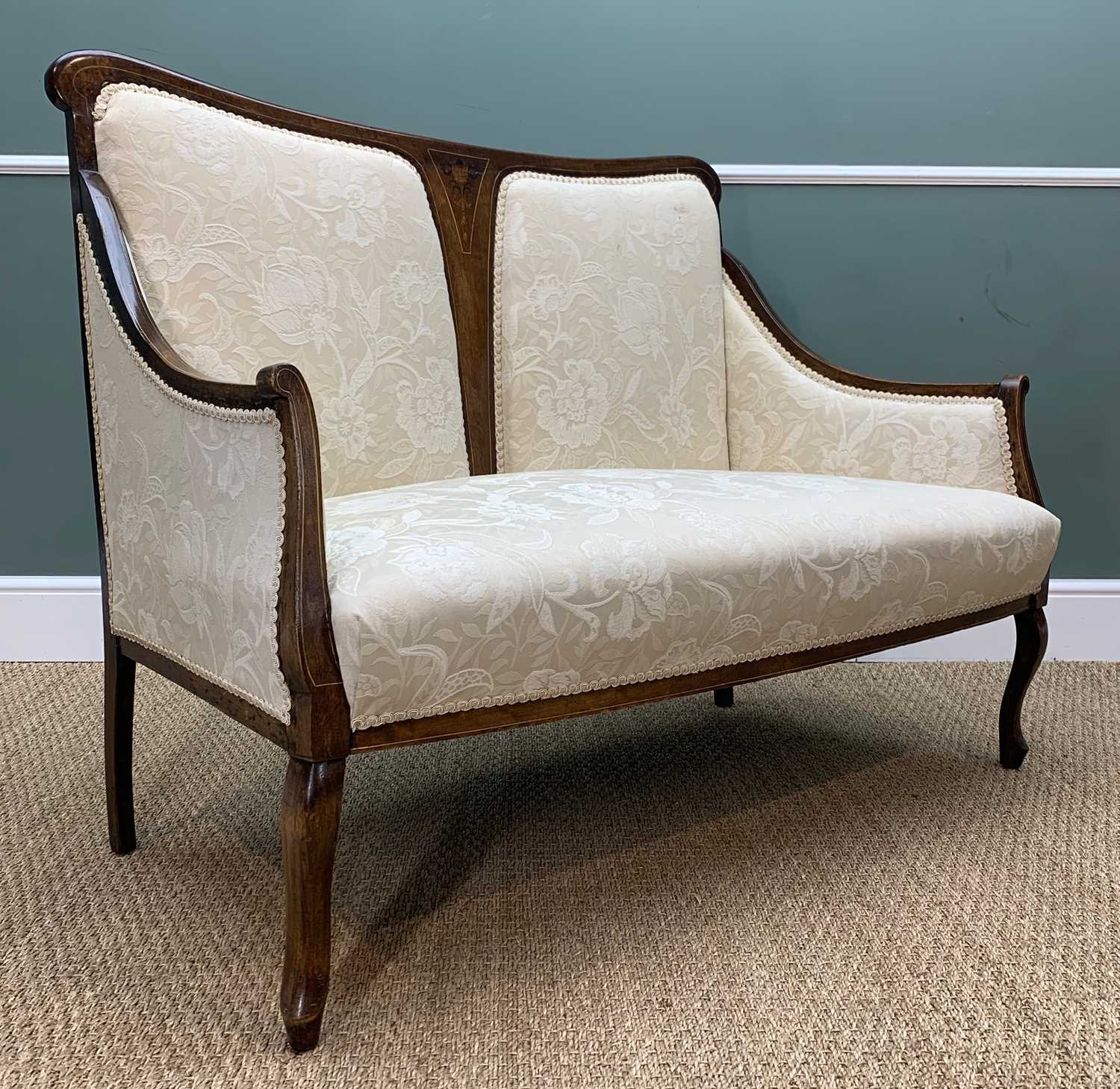 EDWARDIAN MAHOGANY SALON SETTEE, damask upholsery, shaped back with inlaid detail to frame, raised - Image 2 of 8