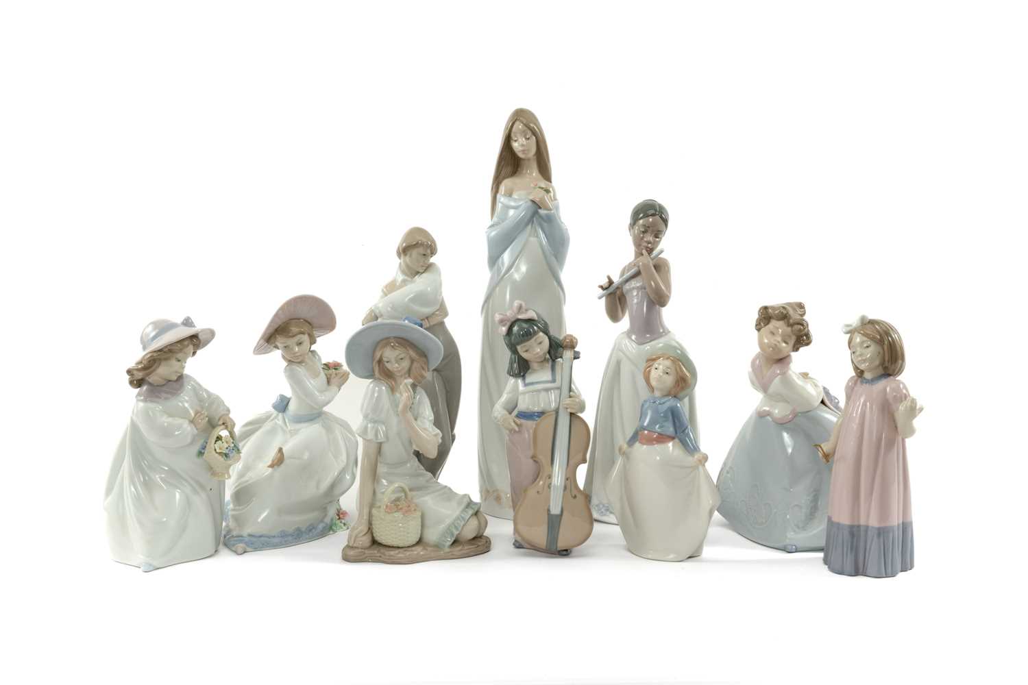 COLLECTION LLADRO/NAO FIGURINES including, Nightingale's Song 1345, Girl with Violin 1034, Kiss Me