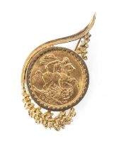 EDWARD VII GOLD SOVEREIGN, 1907, in 9ct gold brooch mount, 13.2gms Provenance: private collection
