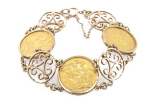 TRIPLE SOVEREIGN BRACELET, the three coins dated 1912, 1912 and 1913, scroll circular panels, 39.