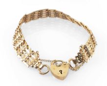 9CT GOLD GATE LINK BRACELET, heart shaped padlock, 14.0gms Provenance: private collection Gwynedd