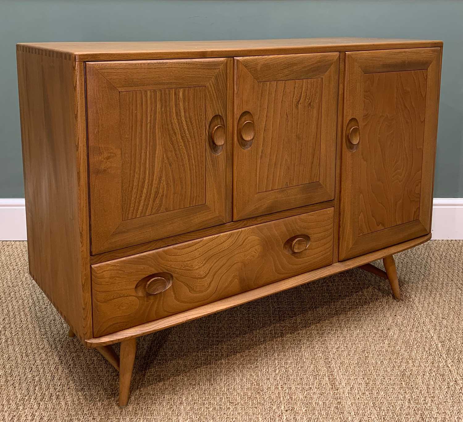 MID-CENTURY ERCOL 467 SIDEBOARD, solid elm and beech, natural wax finish, lift-out cutlery tray with - Image 5 of 7